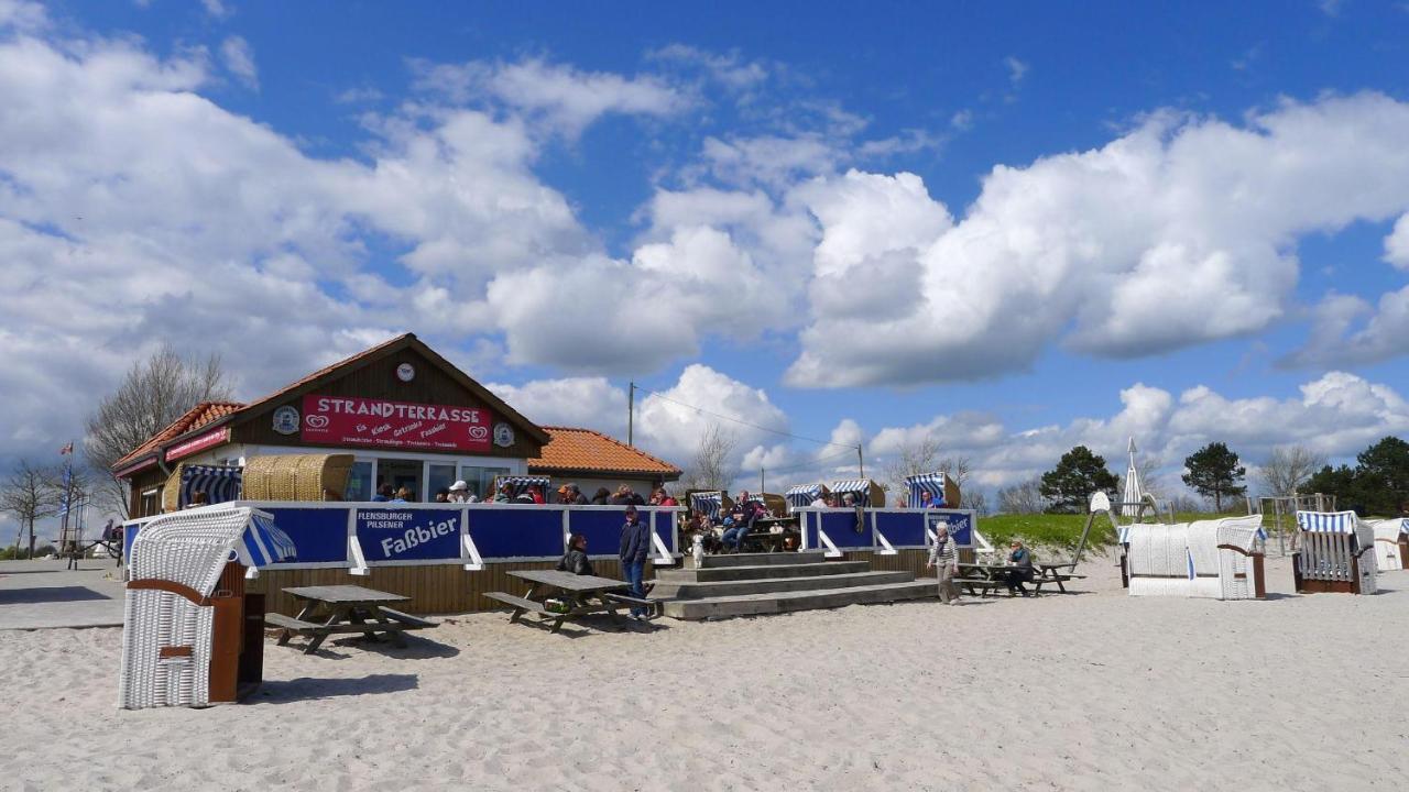Seeblick I - Geraeumige 90Qm - Ganzes Haus - 50M Zum Naturstrand - Mit Terrasse Und Grossem Garten - Kueche Neu Glucksburg Bagian luar foto