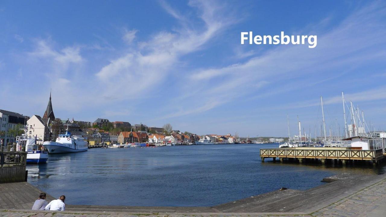 Seeblick I - Geraeumige 90Qm - Ganzes Haus - 50M Zum Naturstrand - Mit Terrasse Und Grossem Garten - Kueche Neu Glucksburg Bagian luar foto